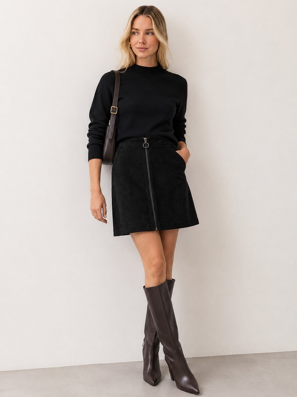 Simons Icône Black 100 % real Suede A-Line Mini Skirt with Front Zip